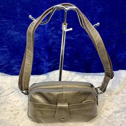 高登全牛皮「肩背包」－本身有三隔層，有暗拉鏈，採頭層牛皮精製，品質保證，裡外材質皆採頂级牛皮，經久耐用，高CP值，創造皮 歷史價格詳細信息