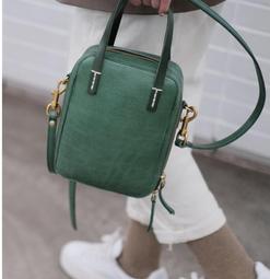 『皮皮創』原創設計手作真皮盒子包。復古小眾頭層植鞣牛皮醫生包挺括立體真皮相機包性別模糊男女通用個性時尚真皮斜背包 歷史價格詳細信息