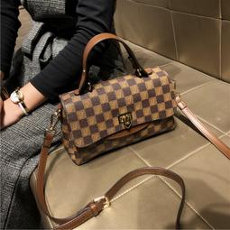 品牌包包女2023新款真皮流行斜跨小包復古高級單肩手提小圓包 歷史價格詳細信息