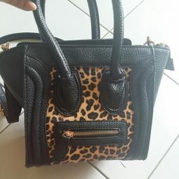 二手 瑕疵（無背帶）手提 小包 貝殼包 黑色 直購100元 歷史價格詳細信息