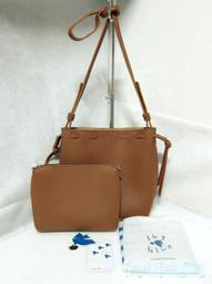 {就是愛二手} 網路熱門店 天藍小舖 駝色 荔枝紋皮革材質 肩/側背包 子母包 斜背包 收納包 萬用包 超值推薦~ 價格比較,價格查詢,歷史價格詳細信息