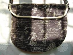 日本手工花布包~ 馨樂園手工花布包 單肩背`圓筒束口後背包 限寄台灣本島免運費 歷史價格詳細信息