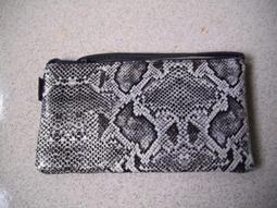 (羊咩咩小窩)&全新的迷幻蛇紋袋(灰色) 歷史價格詳細信息