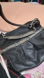 朋友買來沒用的編織塑膠手提袋約長38高31寬12公分。黑，紫，香檳金，土黃色可選一個250二個400三個570四個780 歷史價格詳細信息