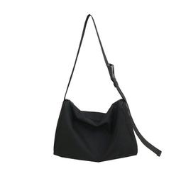 潮牌男挎包單肩包牛津布質感防水斜挎包簡約圓筒包學生運動郵 歷史價格詳細信息