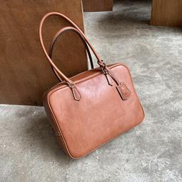 【好康】Bounded馬鞍皮羽毛包大容量通勤公文包蠟線Plume單肩手提枕頭包 價格比較,價格查詢,歷史價格詳細信息