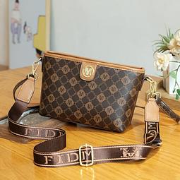 『購物趣』腋下包高級感單肩包夏季新款潮法棍包時尚百搭單肩斜挎手提包休閒包外出包收納包旅行包~SF16852 歷史價格詳細信息