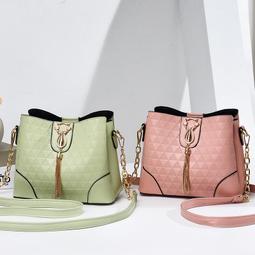 【八號館】女包包新款潮韓版時尚質感洋氣簡約愛心單肩斜挎包小方包休閒包收納包單肩包斜背包．SF05075 歷史價格詳細信息