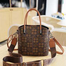 『購物趣』水桶女新款潮時尚百搭大容量手提包單肩斜挎包女收納包休閒包外出包旅行包~SF11844 歷史價格詳細信息