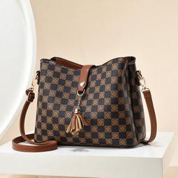 ~KR13052~包包女網紅新款潮手機包時尚質感單肩包百搭洋氣珍珠鏈小包包外出包收納包旅行包休閒包 歷史價格詳細信息