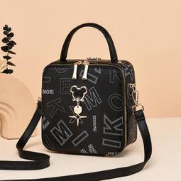 ６９９免運丷小包女新款時尚手提包百搭斜挎單肩包鱷魚紋寬肩帶小方包旅行包外出包收納包休閒包丷SD17121 歷史價格詳細信息