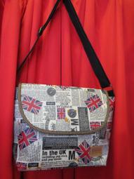 (Bling Bling 私貨鋪) Dolly Club 防水包 防水斜背包 手提包 二用包包 歷史價格詳細信息