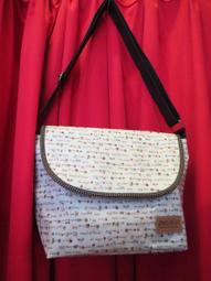 (Bling Bling 私貨鋪) Dolly Club 防水包 防水斜背包 手提包 二用包包 歷史價格詳細信息