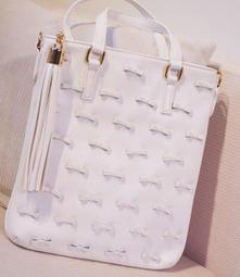 蝴蝶結小花手提包流行女款 潮流 韓版 小方包手提A 斜背A 側背包單肩包蝴蝶結 小花吊飾 暗袋 大容量 PU皮 歷史價格詳細信息