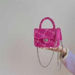 香港高級感斜挎小方包包女2023新款鎖扣單肩法棍包時尚腋下包 歷史價格詳細信息