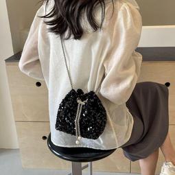 今年流行小眾設計褶皺包包2023新款女包洋派百搭斜挎包單肩腋下包 歷史價格詳細信息