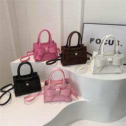 蝴蝶結小花手提包流行女款 潮流 韓版 小方包手提A 斜背A 側背包單肩包蝴蝶結 小花吊飾 暗袋 大容量 PU皮 歷史價格詳細信息