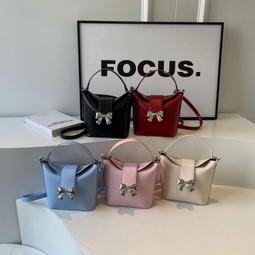 小眾蝴蝶結包包女 新款 潮 時尚珍珠腋下包 百搭斜背包-李李 韓國女裝 歷史價格詳細信息