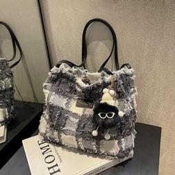 今年流行毛呢格子包包2023新款女包秋冬單肩腋下包復古質感斜挎包 歷史價格詳細信息