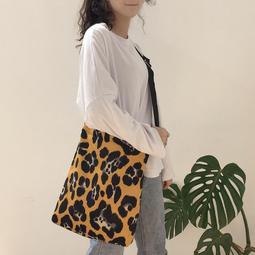 【熱賣】日系文藝潮款青年男士泳褲數字18拼色運動健身低腰性感平角遊泳褲 歷史價格詳細信息