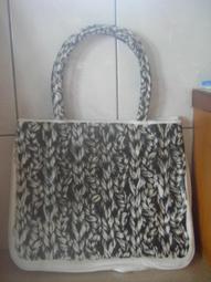 原價1980 Roots正反兩面用防水側背包全新僅拆封照相1600出清 歷史價格詳細信息