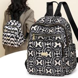 【八號館】中老年小背包韓版多隔層女士雙肩包簡約純色小書包休閒包外出包旅行包收納包．TB12072 歷史價格詳細信息