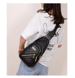 【零錢包】全新 獨一無二《框口金襪子零錢包》只有一個 歷史價格詳細信息