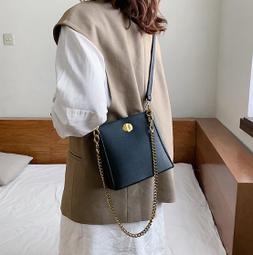 黑色百搭大容量女包韓國小眾設計秋冬新款單肩託特包休閒斜跨大包 歷史價格詳細信息