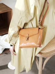 原創日系森女復古文藝範女士單肩包硬皮植鞣牛皮迷你馬鞍斜挎小包 歷史價格詳細信息