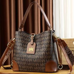 《愛網購》~SF10137~小包包夏季新款女包手提包小熊單肩斜跨小方包女收納包休閒包外出包旅行包 歷史價格詳細信息