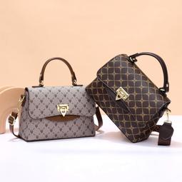 《愛網購》~SF10137~小包包夏季新款女包手提包小熊單肩斜跨小方包女收納包休閒包外出包旅行包 歷史價格詳細信息