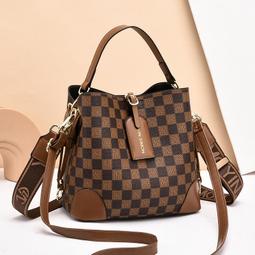 【八號館】流行郵差包時尚簡約百搭休閒單肩斜挎包包女．SF12097 歷史價格詳細信息