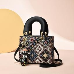 小眾設計高級感呢子手提戴妃包女2023新款時尚百搭秋冬單肩小包包 歷史價格詳細信息