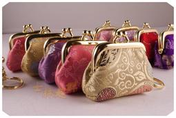 【士林超群】MIT台灣製造.中國風花布.絲稠*旗袍布繡花*面紙套.零錢包.台灣紀念品. 歷史價格詳細信息