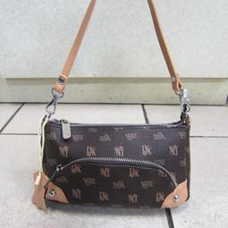 ~雪黛屋~ITALI DUCK 水桶包大容量主袋內二暗袋二隔層袋口台灣製造100%進口牛皮革肩背斜側背ID16335 歷史價格詳細信息