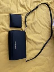 【 MK MICHAEL KORS 鉚釘 蝙蝠包 】時尚女款 手提包側肩包。新品現貨特價出清。美國 拉斯維加斯購得。 歷史價格詳細信息