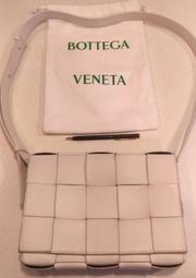 BOTTEGA VENETA 寶緹嘉 經典編織小羊皮拉鍊長夾 金銅色 歷史價格詳細信息