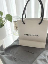 【Balenciaga 巴黎世家】BALENCIAGA SNEAKERHEAD刺繡LOGO運動鞋造型翻蓋釦式斜背包(黑x白) 歷史價格詳細信息