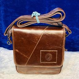 高登全牛皮「肩背包」－本身有三隔層，有暗拉鏈，採頭層牛皮精製，品質保證，裡外材質皆採頂级牛皮，經久耐用，高CP值，創造皮 歷史價格詳細信息