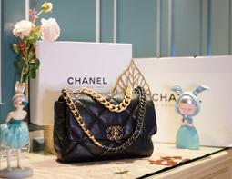 CHANEL 19 Hobo Bag經典雙C LOGO菱格紋小牛皮手提/肩背包(黑色-AS4422 B14315 94305) 歷史價格詳細信息