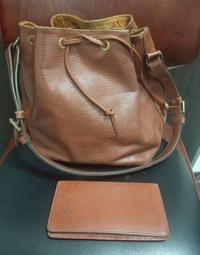 Louis Vuitton圖紋LV化妝包 手拿包 隨身包 傳統花紋Monogram真品 有BV (限買家)請勿直接下標! 歷史價格詳細信息