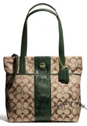 coach-全新-拼色皮革三折釦式短夾-深藍/米白 歷史價格詳細信息