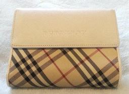 BURBERRY新款經典格紋帆布6卡對開短夾(沙色) 歷史價格詳細信息