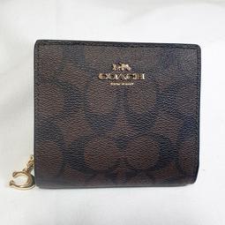 COACH 防刮皮革釦式對開短夾-米白 歷史價格詳細信息