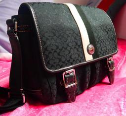 COACH 小C LOGO配色防刮皮革手拿包-卡其黑 歷史價格詳細信息