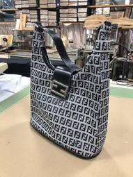 Fendi 芬迪噴火龍休閒T恤 上衣，超級百搭又有型，柔軟舒適，垂順質感，摸起來舒適細膩，穿起來舒服 歷史價格詳細信息