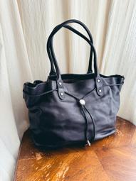 agnes b.牛皮水餃化妝包(黑) 歷史價格詳細信息