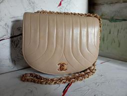 Chanel vintage 老香 郵差包 肩揹斜揹包 掀蓋夾層 拿鐵色 柔軟小羊皮 有卡有雷標 包況優 歷史價格詳細信息