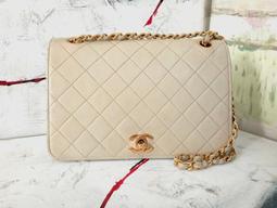 Chanel vintage 老香 郵差包 肩揹斜揹包 掀蓋夾層 拿鐵色 柔軟小羊皮 有卡有雷標 包況優 歷史價格詳細信息