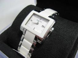 DKNY 白色 黑色 簡約風格小logo短T 550元 歷史價格詳細信息